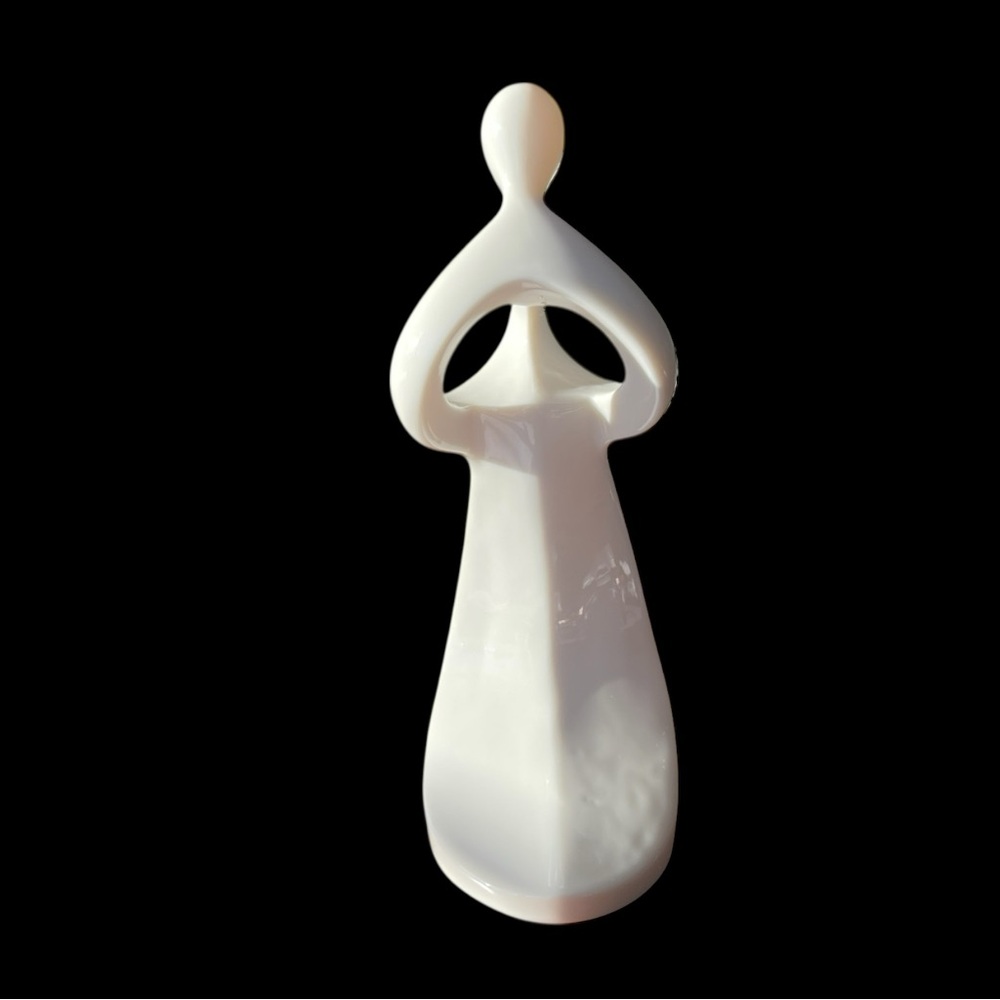 Circle of Love “Faithfulness” Figurine Vtg Kim Lawrence Enesco 2001 Porcelain - Picture 6 of 7
